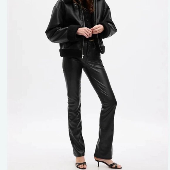 NWT GAP  30S /10 Short Black Mid Rise Boot Cut Vegan Leather Baby Boot Jeans - Picture 4 of 7